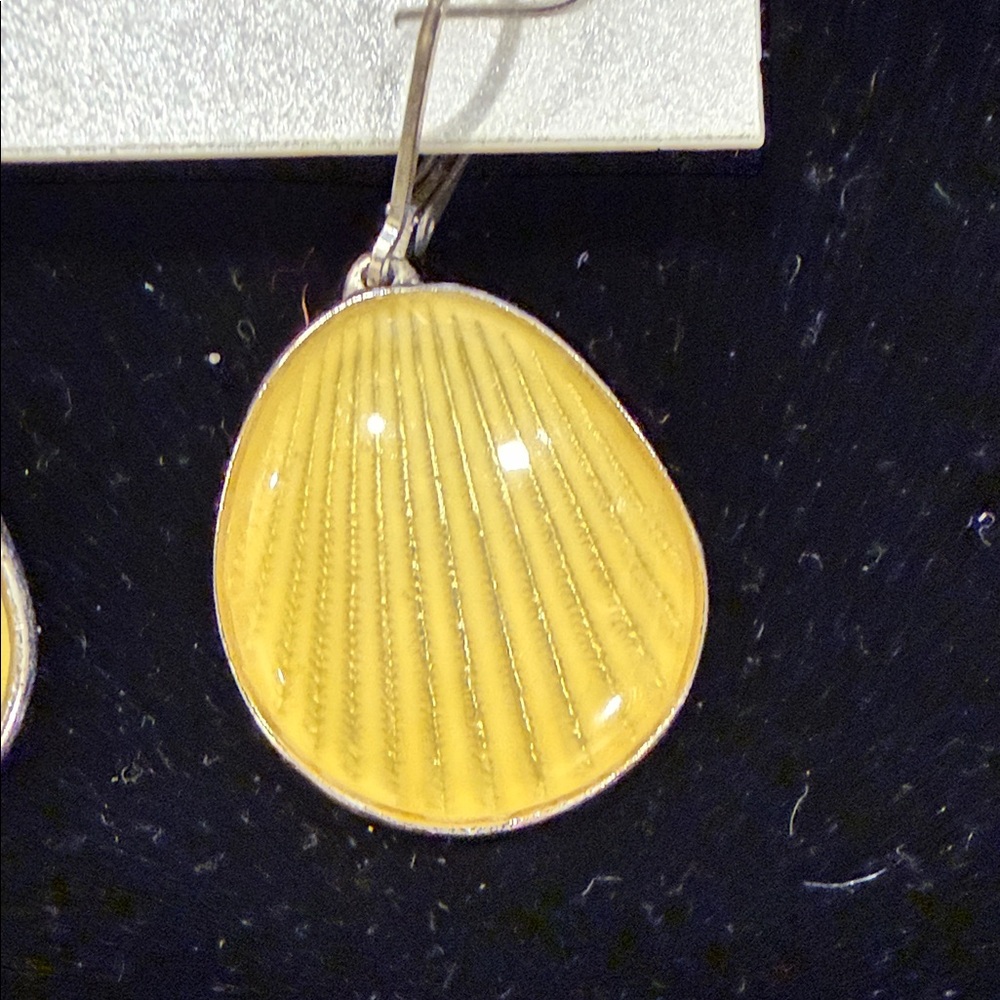 Yellow Shell Earrings - Picture 5 of 5